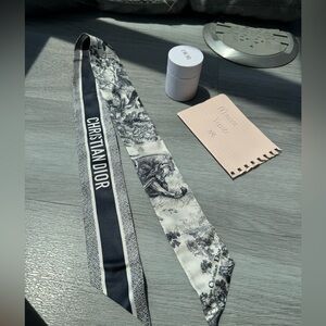 Toile de Jouy Sauvage Mitzah Scarf